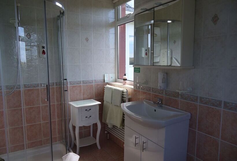 هتل Atlantic View B&b