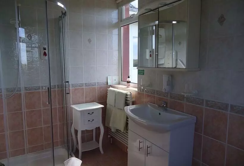 هتل Atlantic View B&b