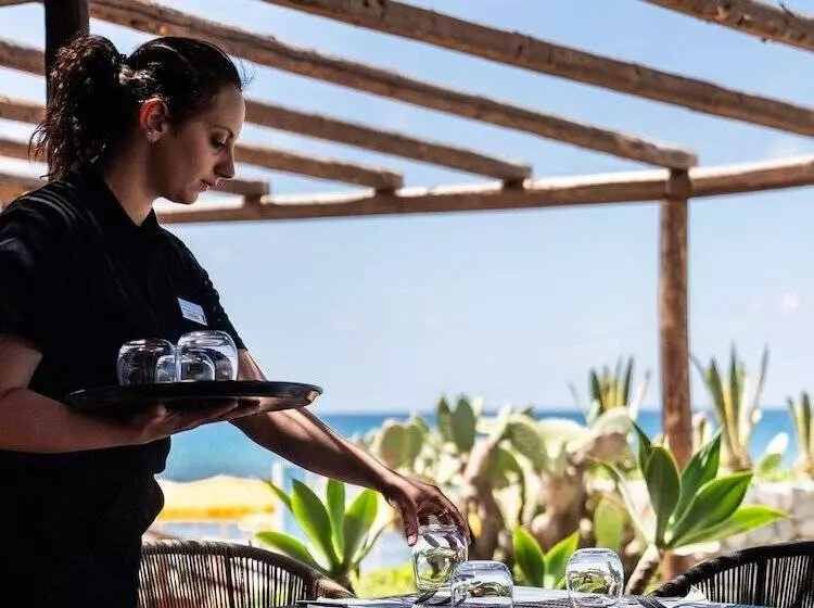 Отель Baia Del Sole Resort