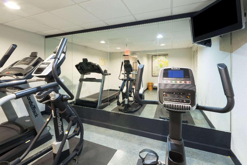 فندق Baymont By Wyndham Louisville East