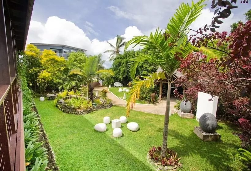 هتل Coconut Palms Resort