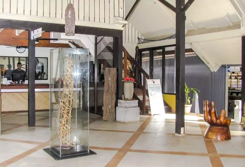 هتل Coconut Palms Resort