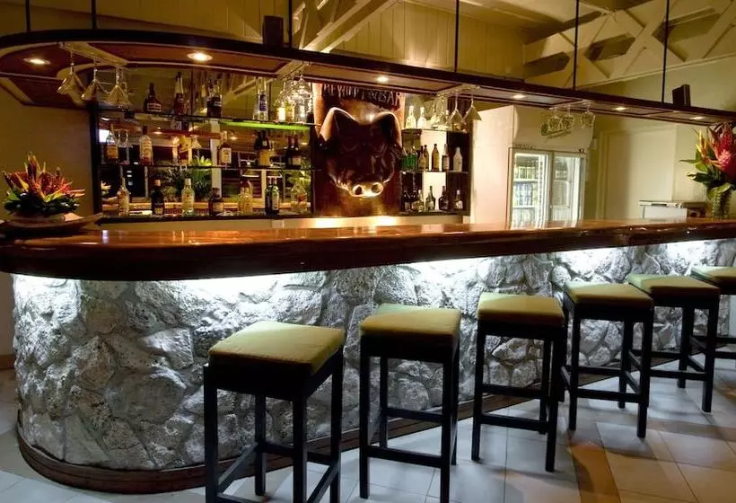 هتل Coconut Palms Resort