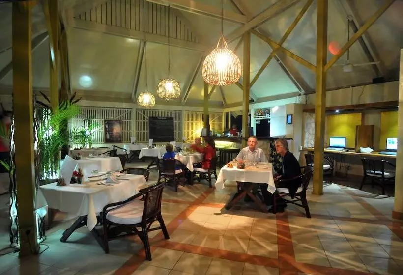 هتل Coconut Palms Resort