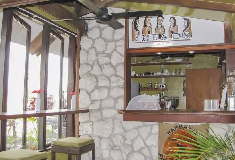 هتل Coconut Palms Resort