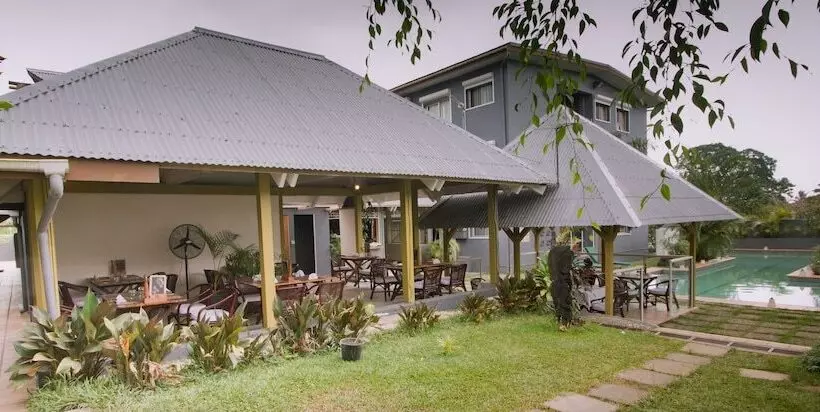 هتل Coconut Palms Resort