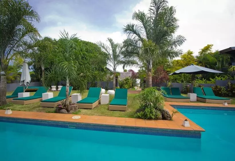 هتل Coconut Palms Resort