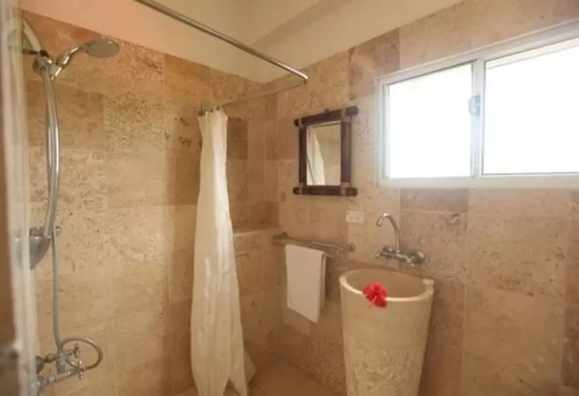 هتل Coconut Palms Resort