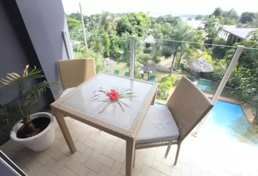 هتل Coconut Palms Resort