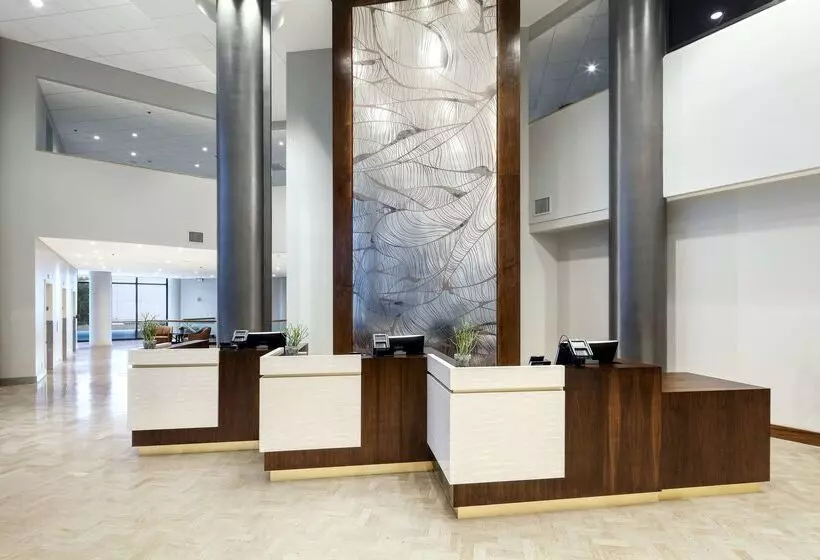 Отель Doubletree By Hilton Dallas Near The Galleria