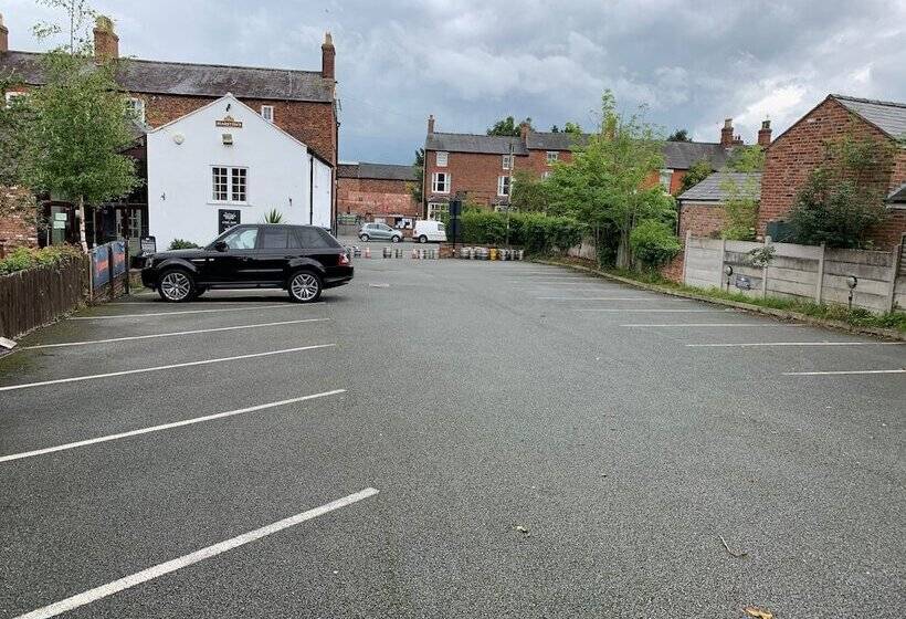 בית מלון כפרי George & Dragon