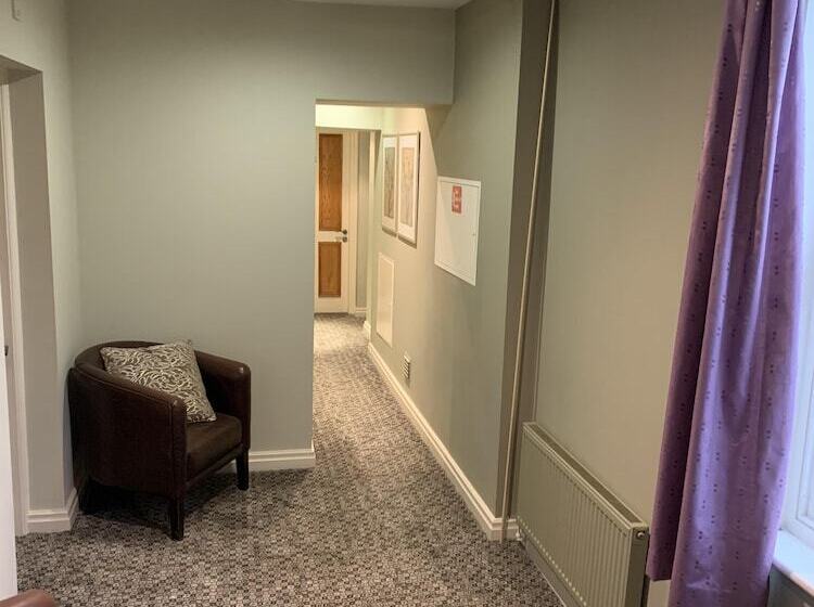 בית מלון כפרי George & Dragon