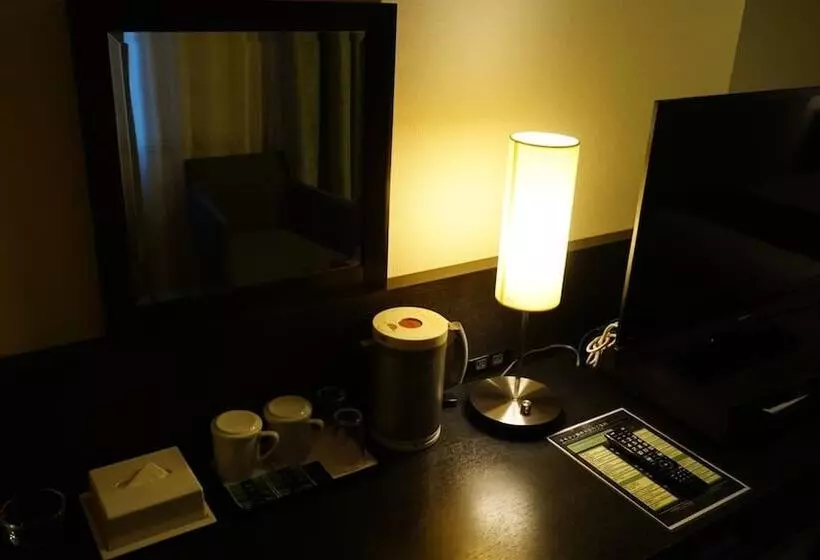 Hamilton Hotel Black