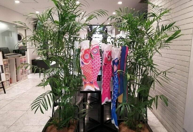 Hamilton Hotel Black