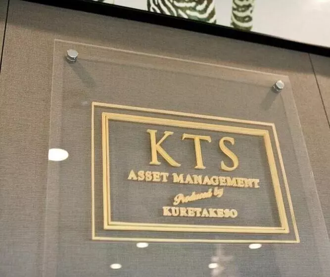 Hamilton Hotel Black