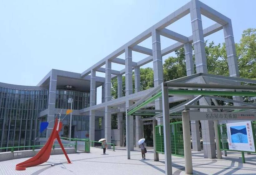 Hamilton Hotel Black