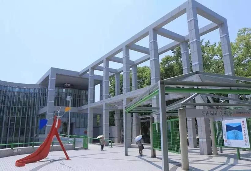 Hamilton Hotel Black