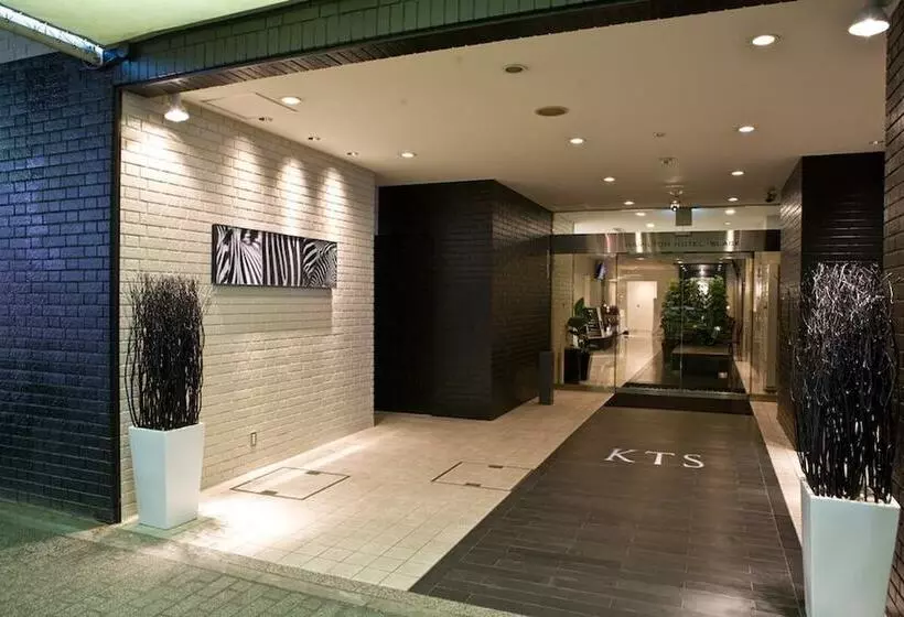 Hamilton Hotel Black