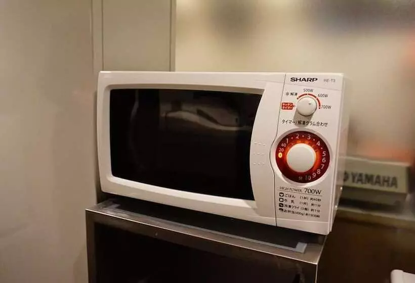 Hamilton Hotel Black