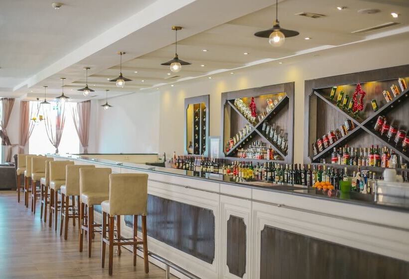 Otel Marabout Families And Couples Only