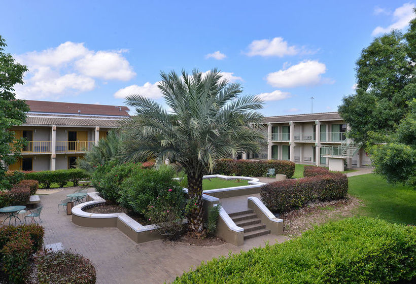 فندق Econo Lodge