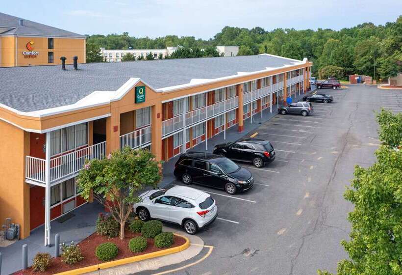 בית מלון כפרי Quality Inn Fredericksburg Near Historic Downtown