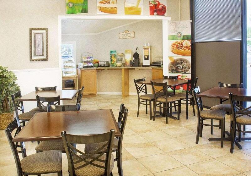 בית מלון כפרי Quality Inn Fredericksburg Near Historic Downtown