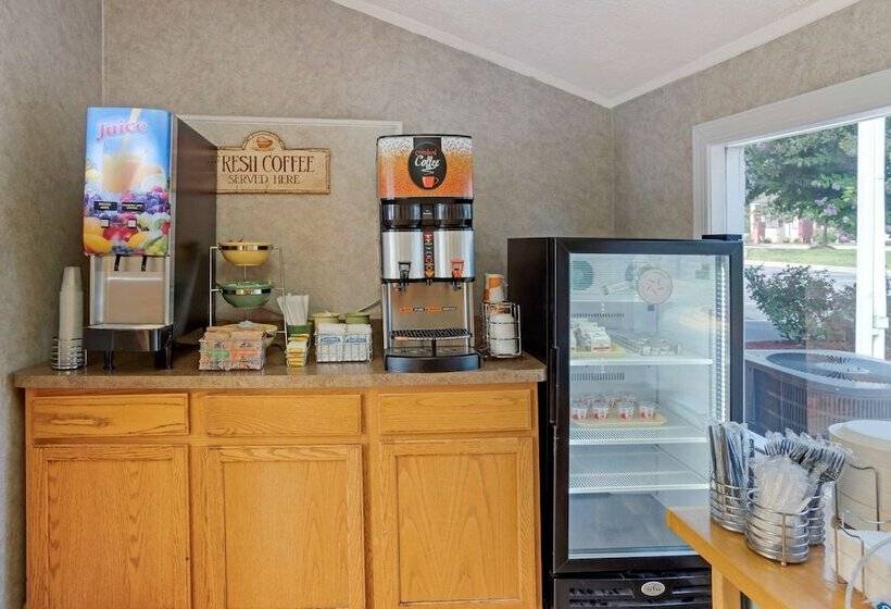 בית מלון כפרי Quality Inn Fredericksburg Near Historic Downtown