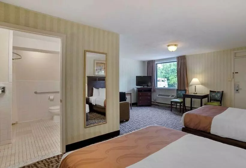 호텔 Quality Inn Fredericksburg Near Historic Downtown