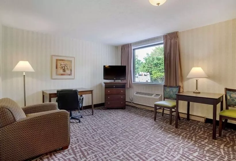 호텔 Quality Inn Fredericksburg Near Historic Downtown