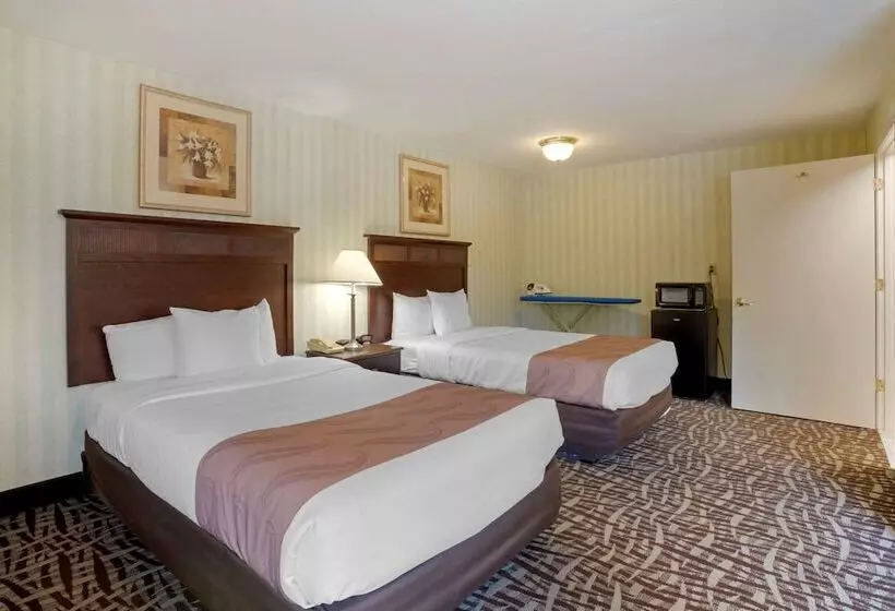 호텔 Quality Inn Fredericksburg Near Historic Downtown