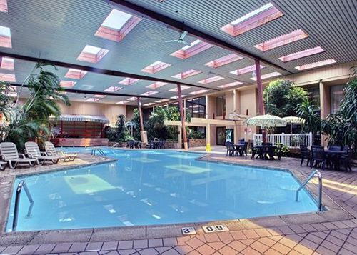 בית מלון כפרי Quality Inn