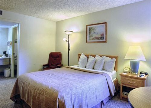 בית מלון כפרי Quality Inn