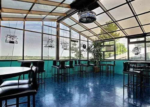 Отель Quality Inn