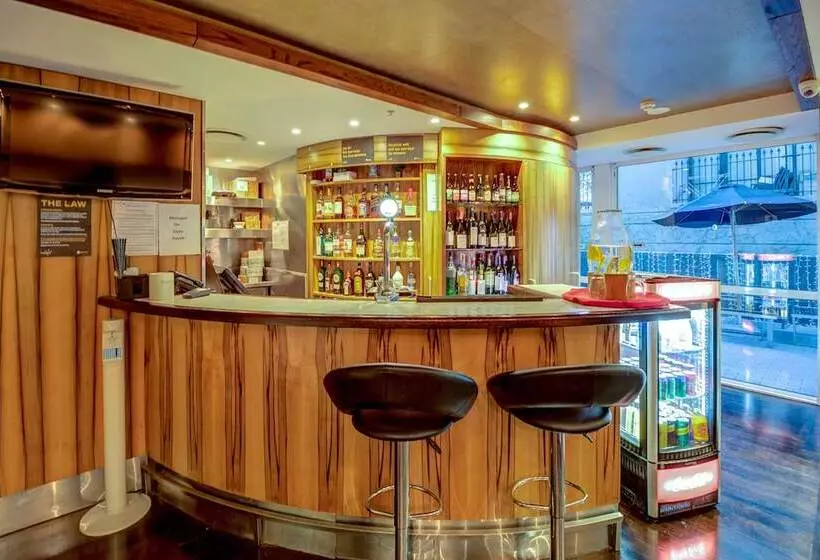 The Quadrant Hotel & Suites