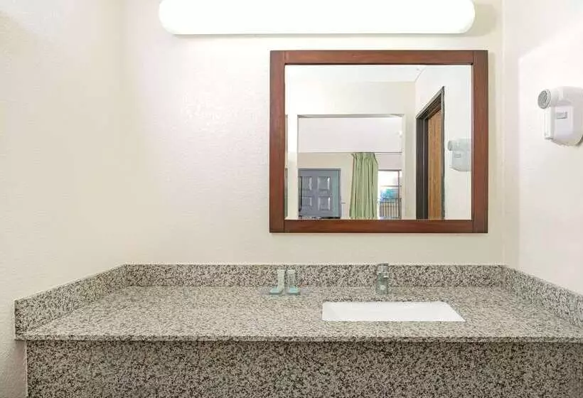 酒店 Travelodge By Wyndham Sacramento / Rancho Cordova