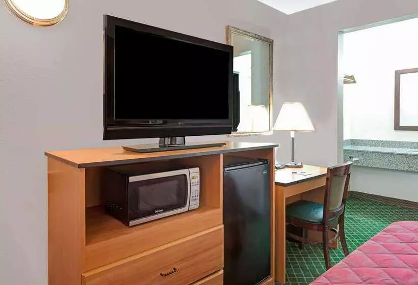 酒店 Travelodge By Wyndham Sacramento / Rancho Cordova