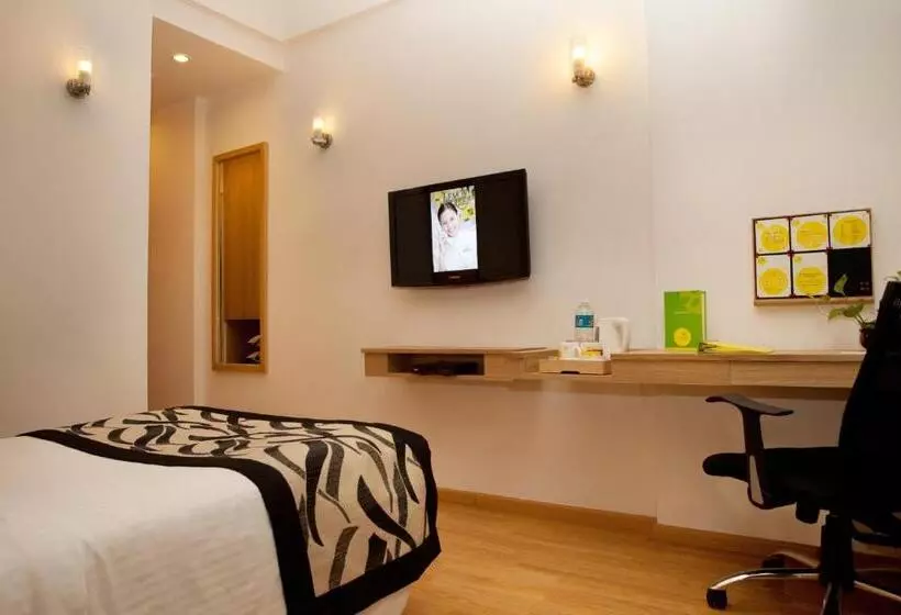 Lemon Tree Hotel, Udyog Vihar, Gurugram