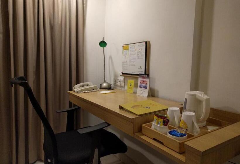 Lemon Tree Hotel, Udyog Vihar, Gurugram