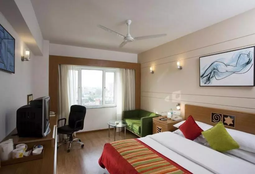Lemon Tree Hotel, Udyog Vihar, Gurugram