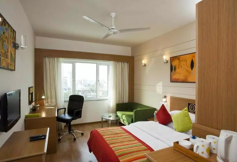 Lemon Tree Hotel, Udyog Vihar, Gurugram