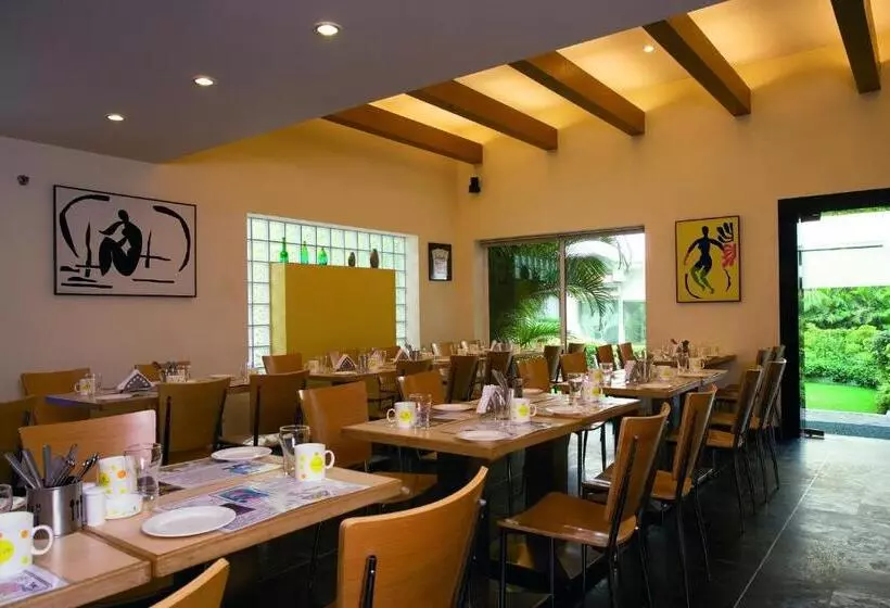 Lemon Tree Hotel, Udyog Vihar, Gurugram