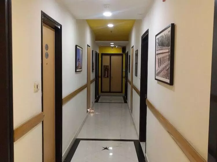 Lemon Tree Hotel, Udyog Vihar, Gurugram