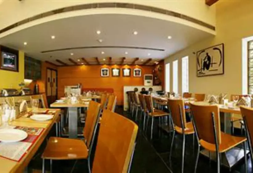 Lemon Tree Hotel, Udyog Vihar, Gurugram