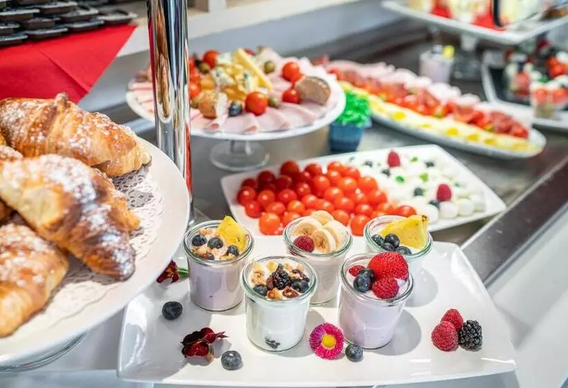 Отель Meditur Udine Nord