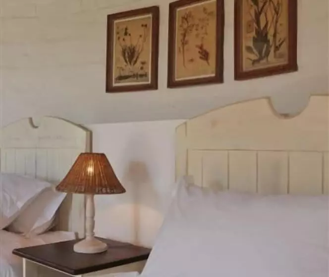 Hotelli De Hoop Campsite Rondawels