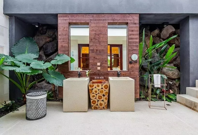 هتل The Bal E Villas