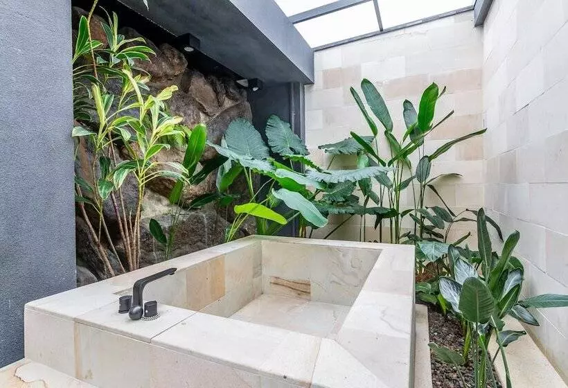 هتل The Bal E Villas