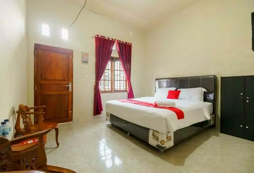 ホテル Reddoorz Near Bukit Kubu Berastagi