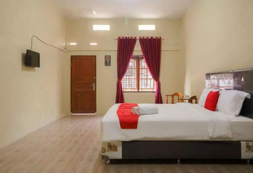 ホテル Reddoorz Near Bukit Kubu Berastagi